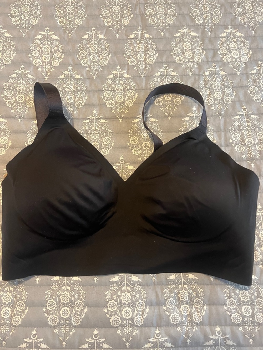 Seamless Wireless Comfort Bra in Black